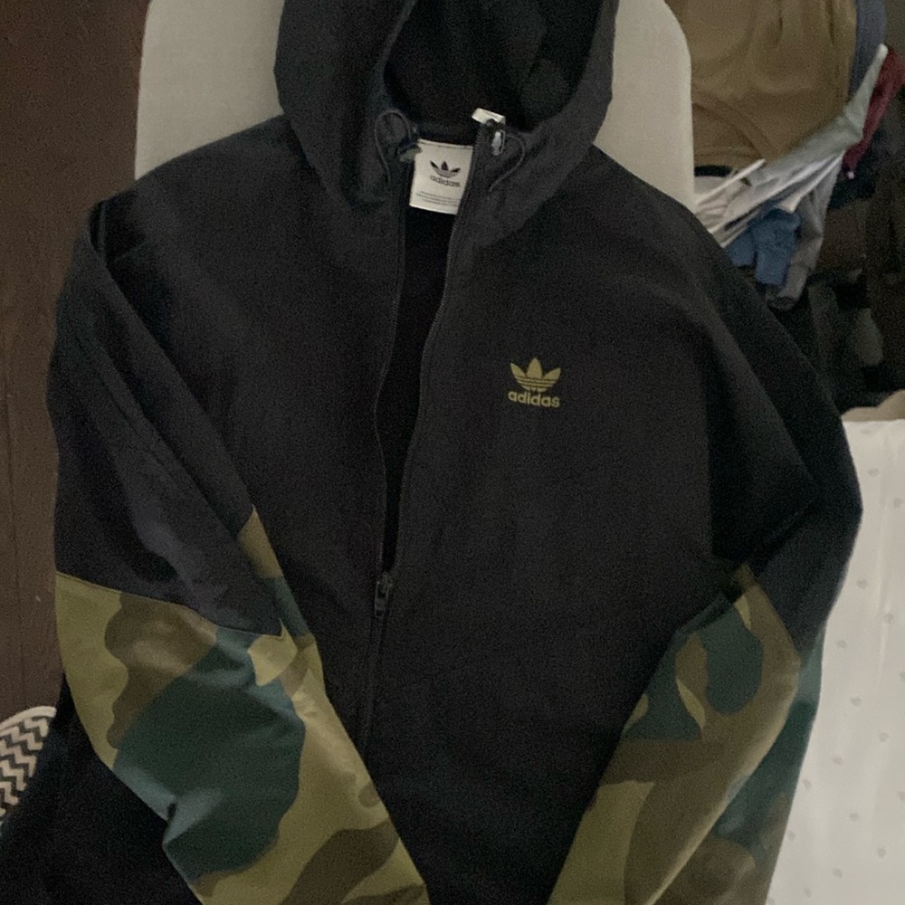 Adidas lightweight jacket, barely worn, excellent condition!